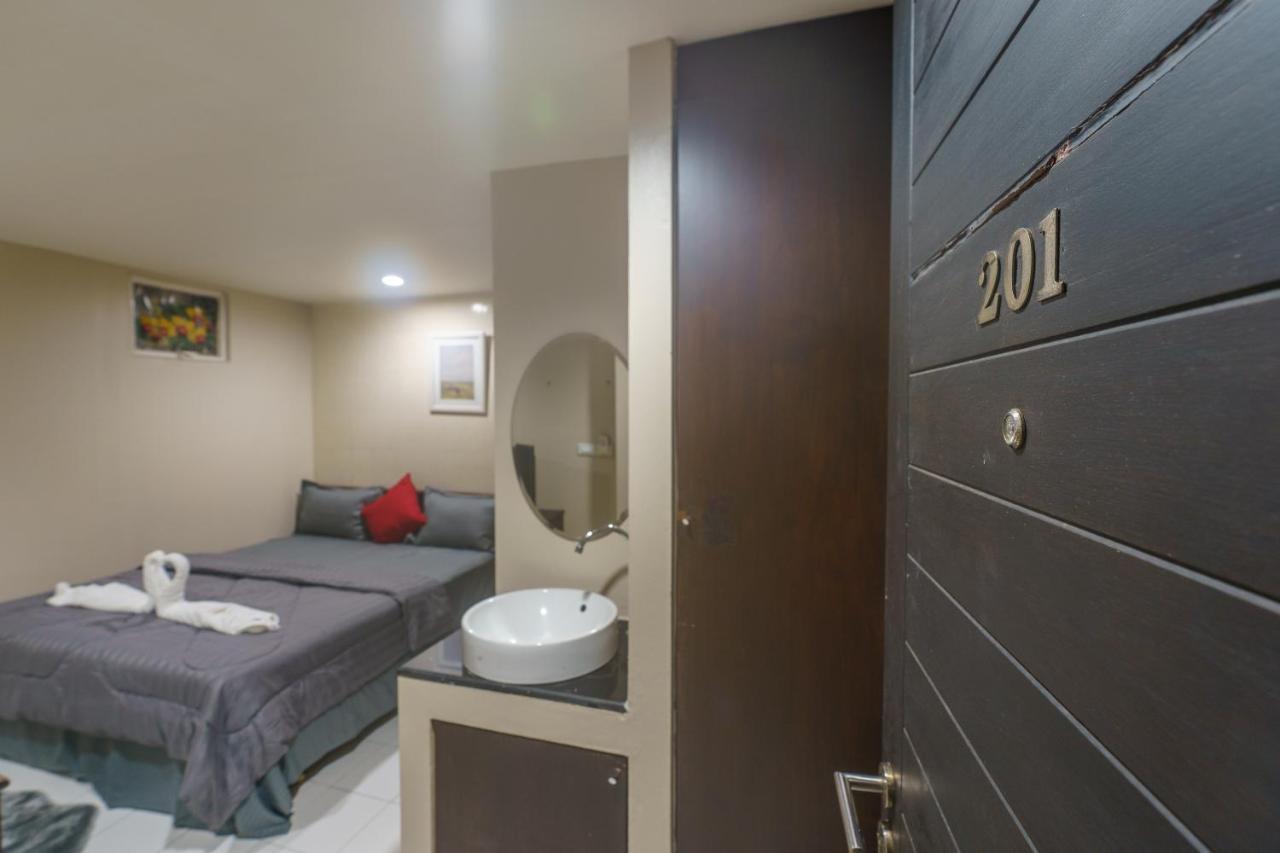 Cheqinn Bed Sukhumvit 4 Nana Plaza Bangkok Exteriér fotografie