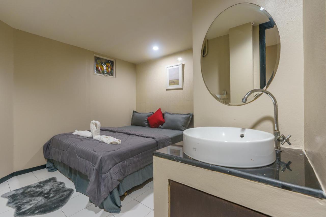 Cheqinn Bed Sukhumvit 4 Nana Plaza Bangkok Exteriér fotografie